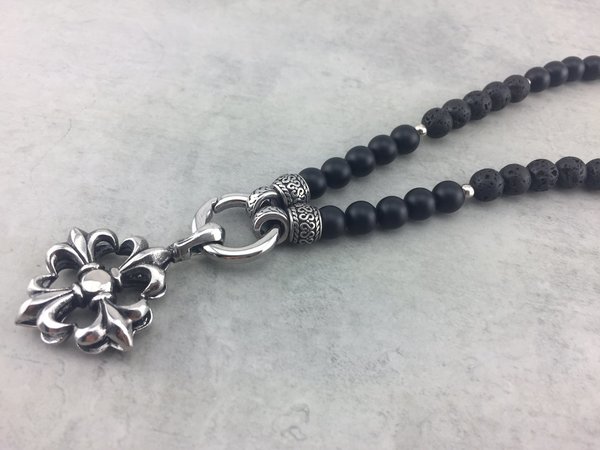 Kurze Halskette für Damen oder Herren, Lava und Onyx Perlen kombiniert mit Anhänger K_114